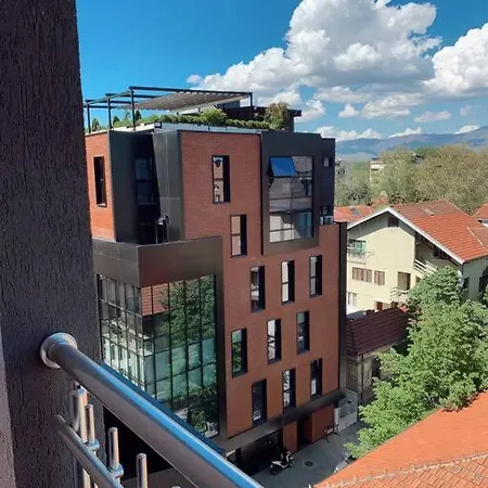 Centre Selfcheckin Loft - Fast Wifi & Free Parking * Скоп'є