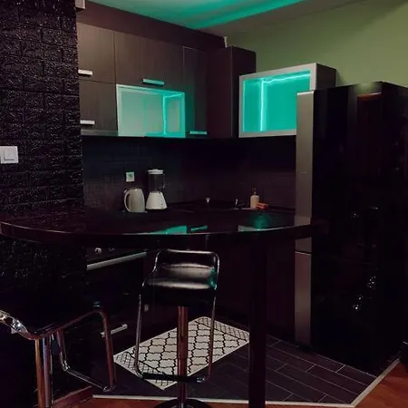 Апартаменти Centre Selfcheckin Loft - Fast Wifi & Free Parking Скоп'є