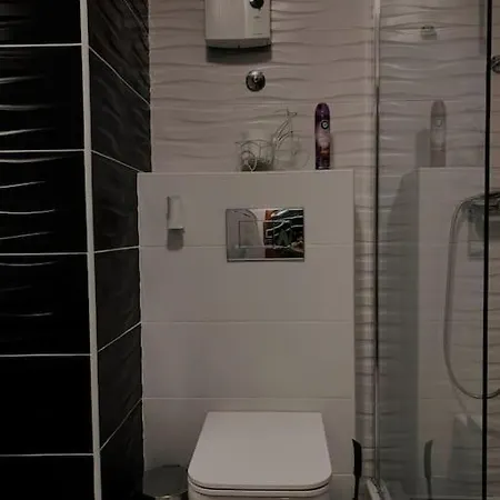 Centre Selfcheckin Loft - Fast Wifi & Free Parking * Скоп'є